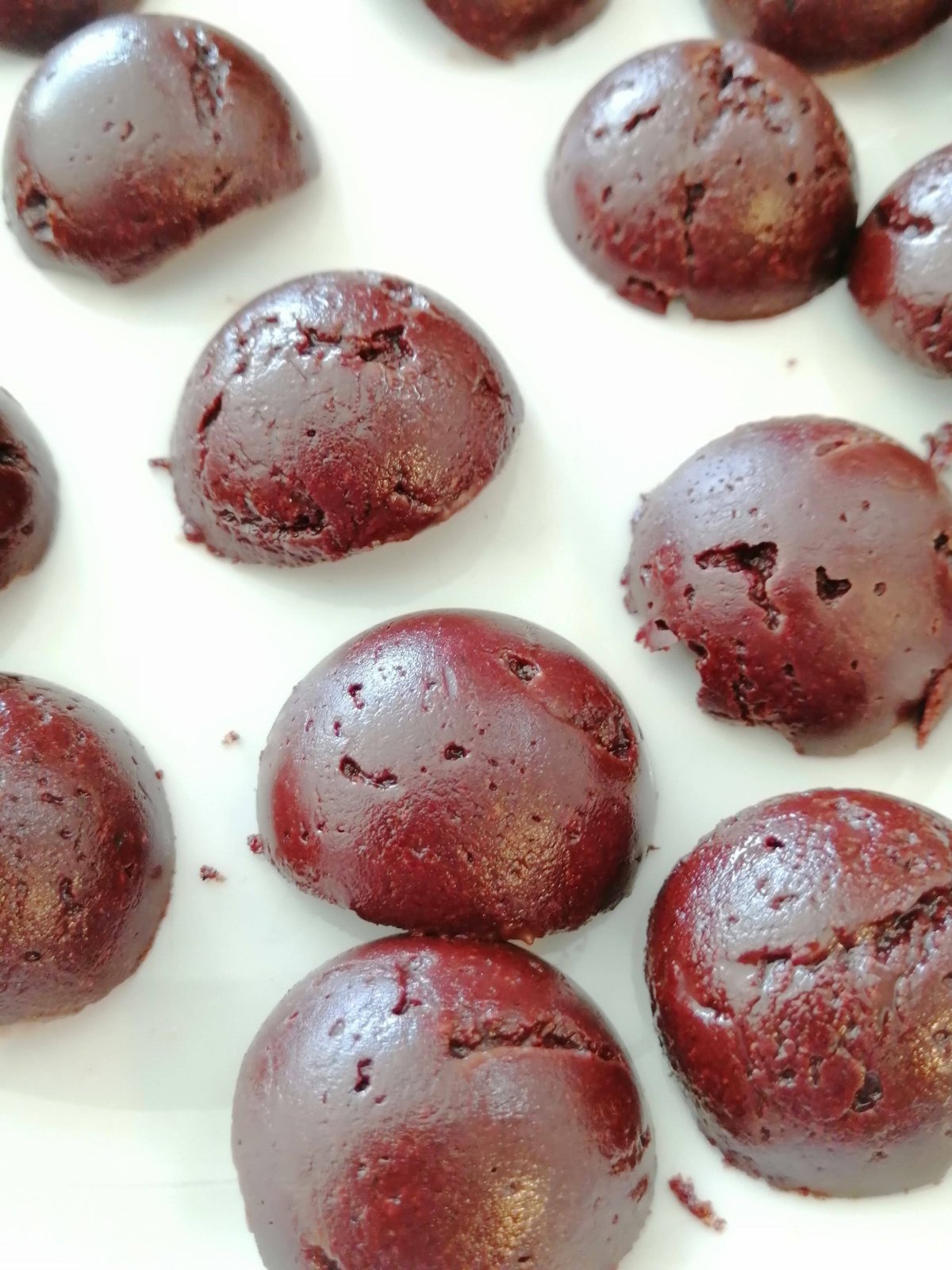 24 Dark Chocolate Dreams