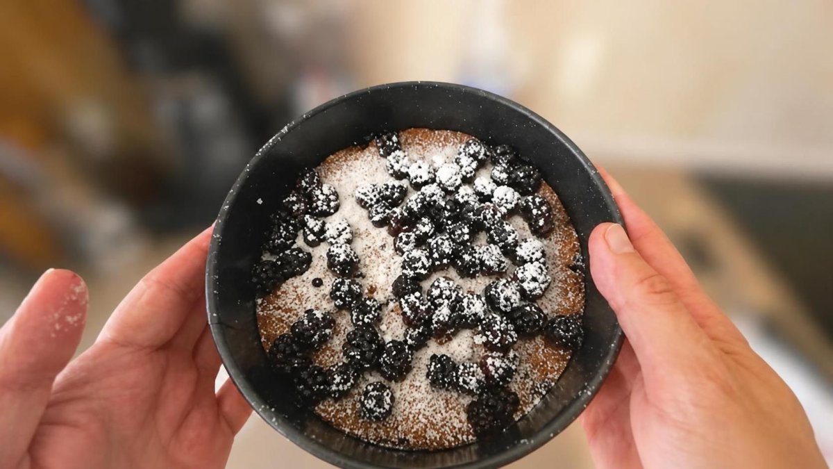 Blackberry Crumble Cake