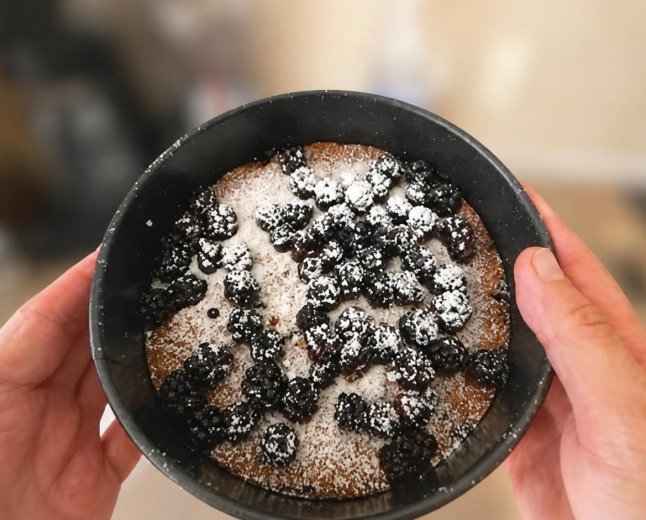 Blackberry Crumble Cake