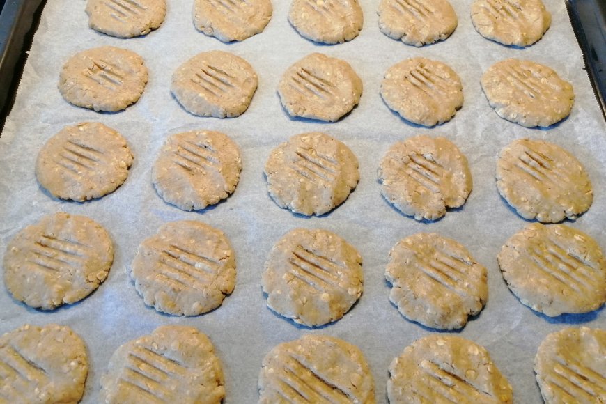 Decorate with a fork