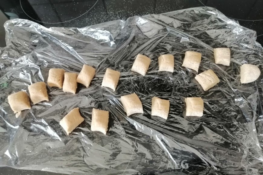 Cut 50 pieces of 10 g