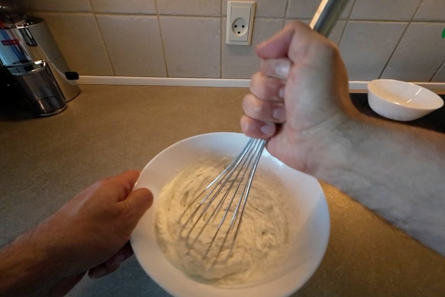 Mix yoghurt & sugar