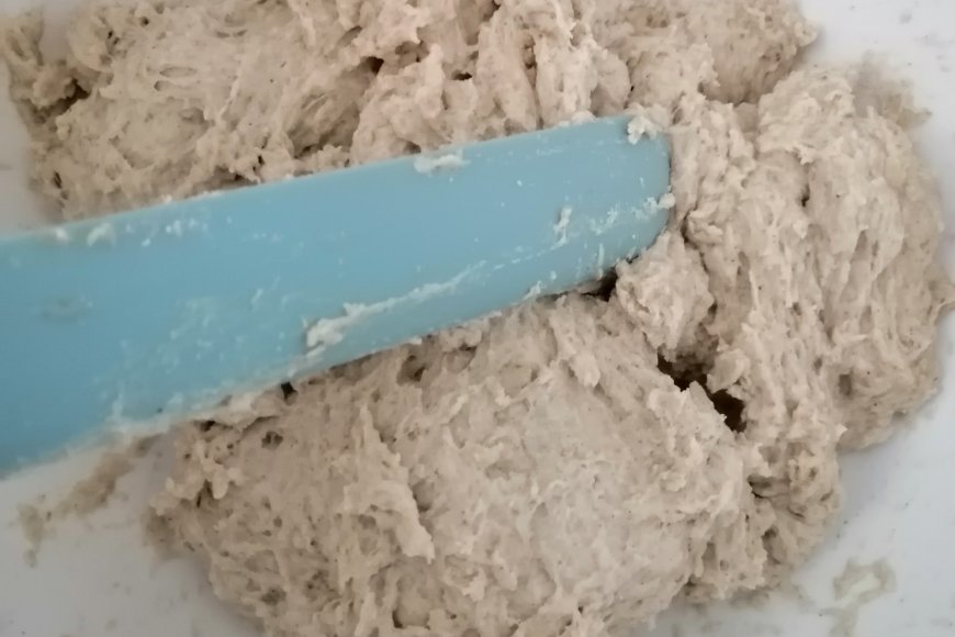 Mix/stir the dough