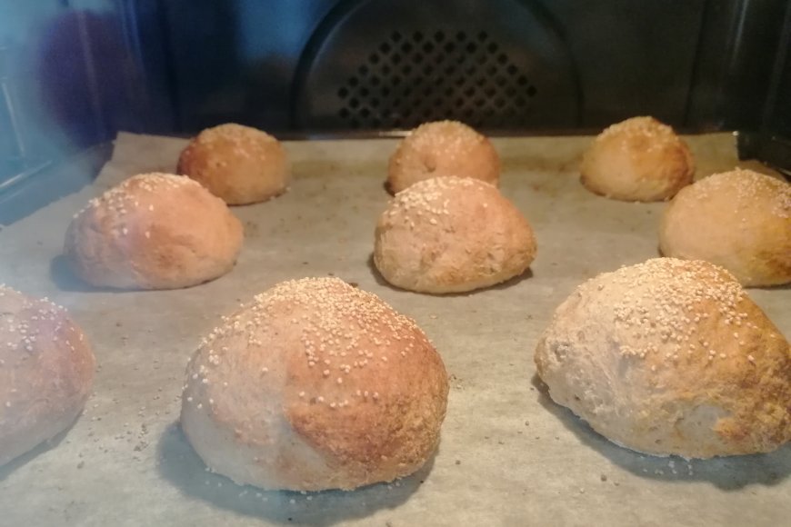 Bake the buns at 210°C