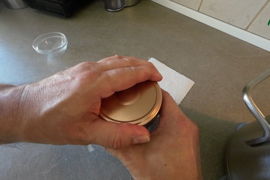 Close the lid!